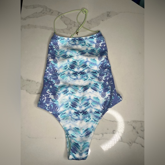 Victoria’s Secret Pineapple one piece Swimsuit open back size small - Picture 2 of 7